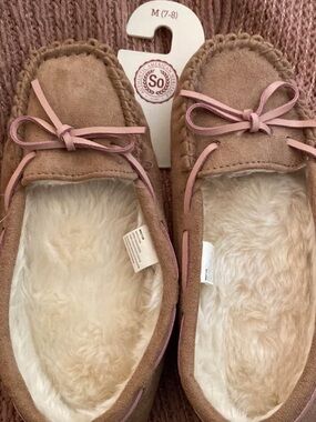SO Women's Taupe Suede Moccasin Slippers with Pink Trim
